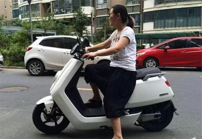 电动电瓶换车怎么换_电动车换电瓶_电动电瓶换车多少钱