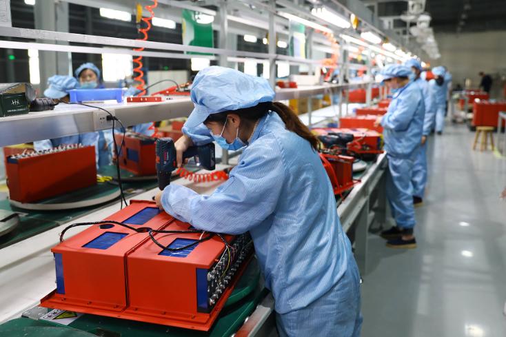 换电瓶复杂吗_机动车换电瓶_电瓶车换电池