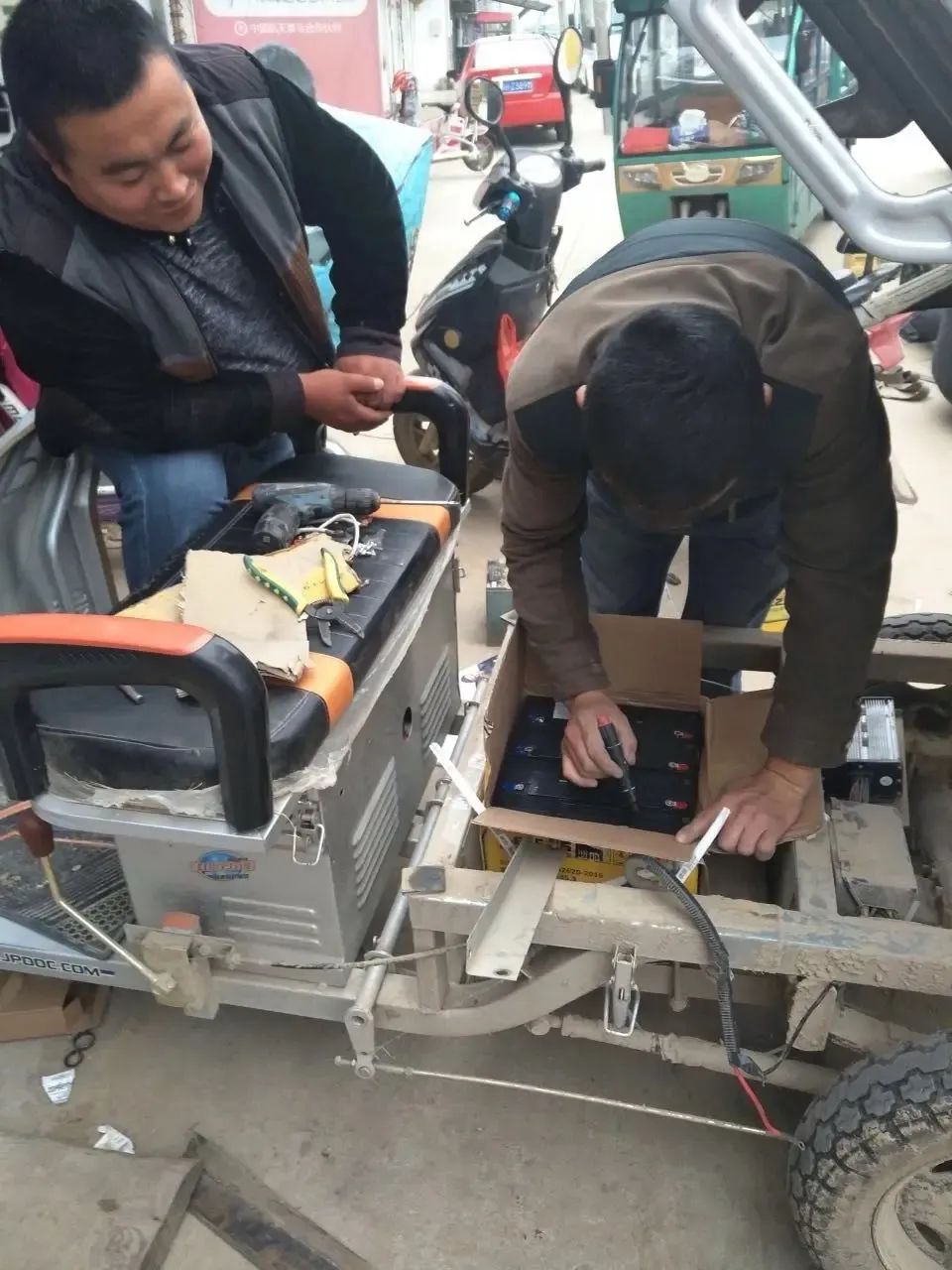 附近电动修车电话多少_附近电车修理厂_电动车修理附近电话
