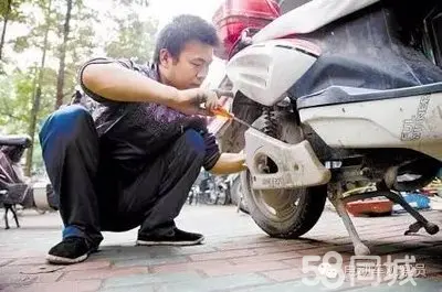 附近电瓶车换电瓶 电瓶车换轮胎 24小时上门维修电瓶车